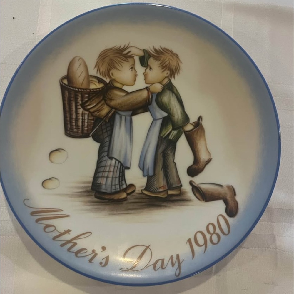 SCHMID "MOTHER'S LITTLE HELPERS" MOTHER'S DAY 1980 COLLECTOR PLATE